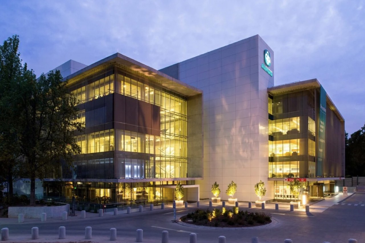 Clínica Alemana de Santiago a 5 minutos de Suites Vitacura